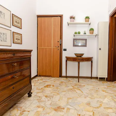 Porta Romana Apartment-2
